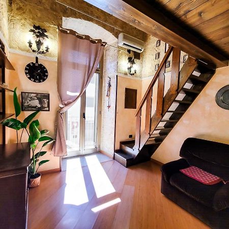 Cozy Classical Residence In The City Center Бари Екстериор снимка